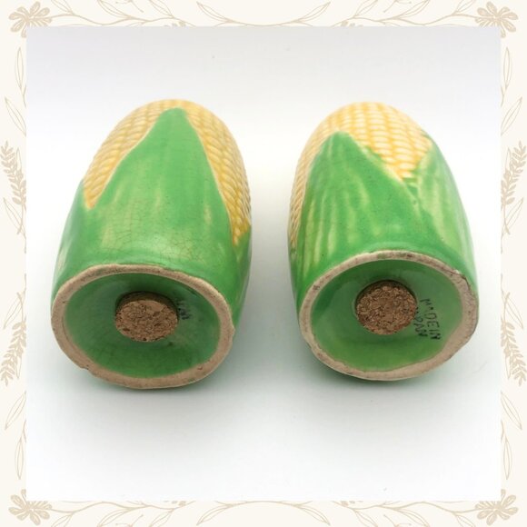 Vintage Corn Salt & Pepper Shaker Set on Tray - Picture 6 of 6